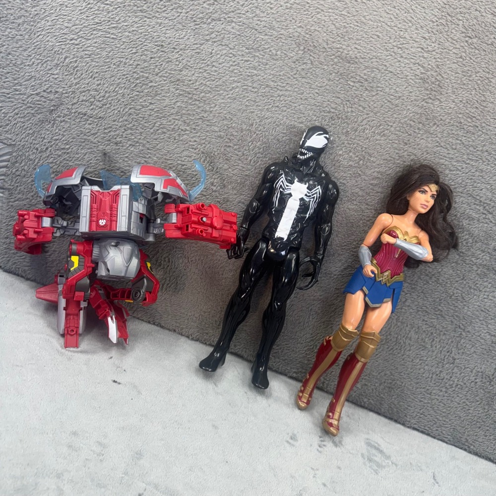Marvel Venom DC‎ Wonder Woman & Transforming Robot Action Figure Lot 3pc Mixed